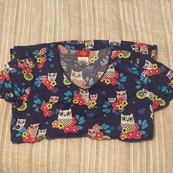 Scrub top - Picture 2 of 2